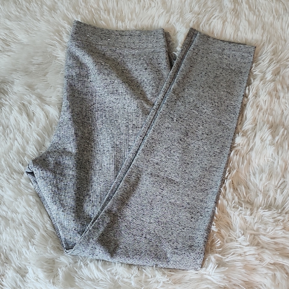 Uniqlo Gray Ribbed Knit Leggings